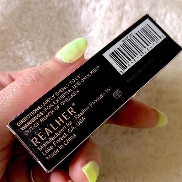 RealHer Never Give Up Moisturizing Lipstick - Picture 4 of 6